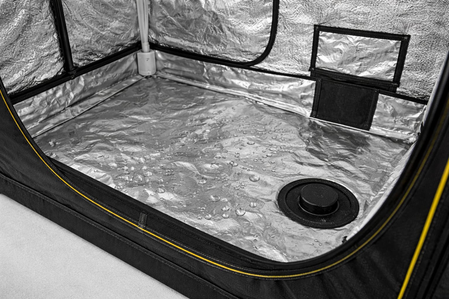 Bandeja inferior estanca en armario de cultivo Secret Jardin